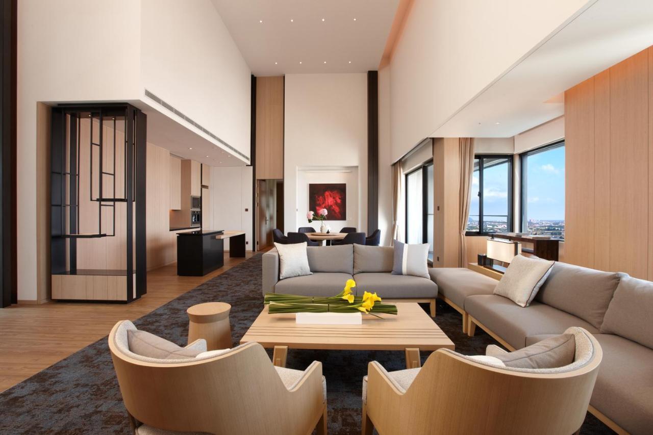 Mu Jiaoxi Hotel Exteriör bild The living room of a suite at The Ritz-Carlton, Osaka