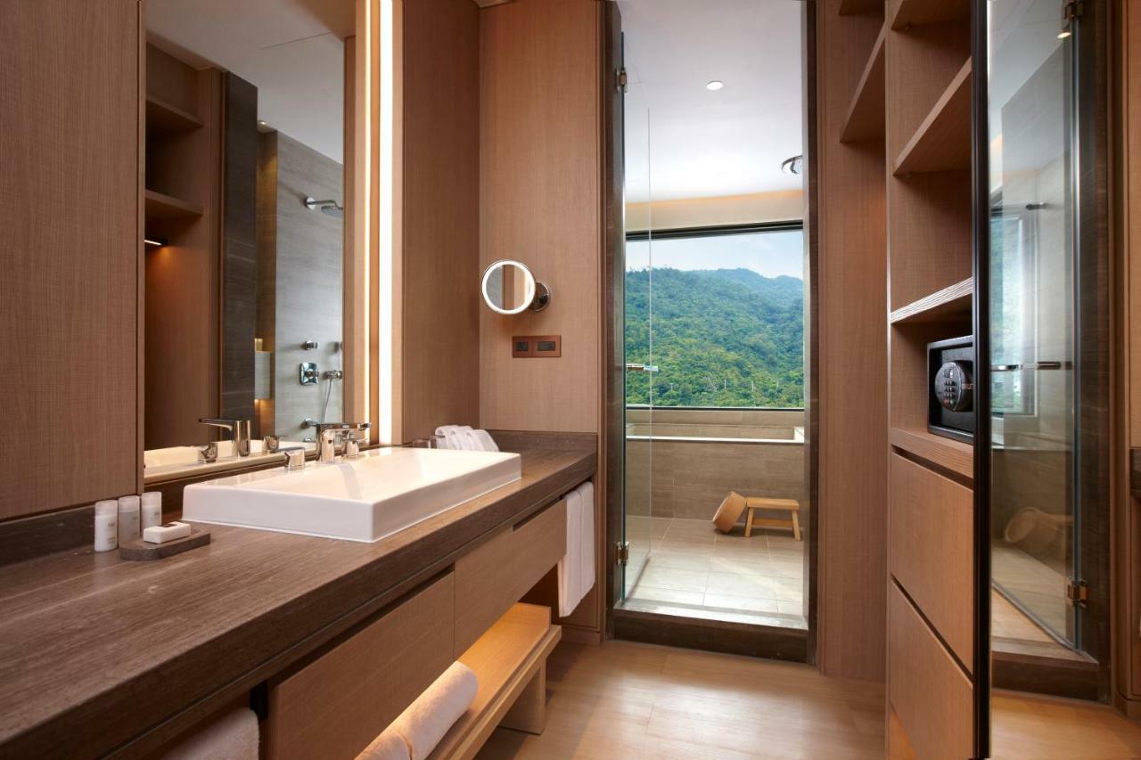Mu Jiaoxi Hotel Exteriör bild Bathroom